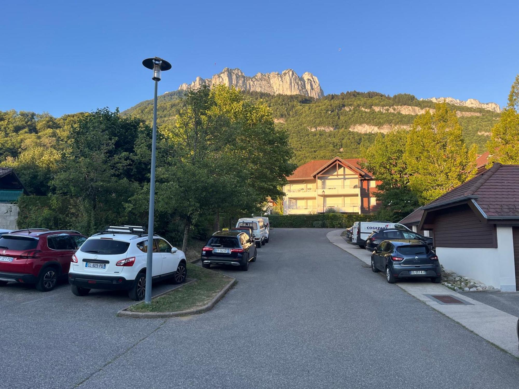 Entre Lac D'Annecy Et Montagnes, Golf Et Parapente A Pieds Таллуар Номер фото